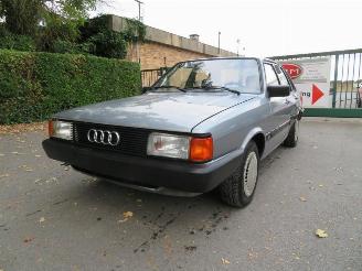 dañado vehículos comerciales Audi 80  1985/4