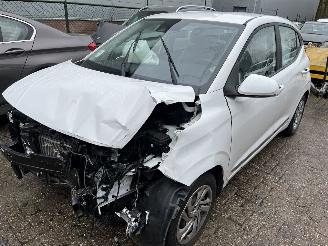 uszkodzony samochody ciężarowe Hyundai I-10 1.0 Automaat Comfort 2020/10