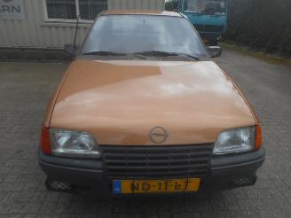 Auto incidentate Opel Kadett orgineel nederlandse auto 1985/5