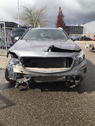 uszkodzony samochody ciężarowe Mercedes GLA GLA 200 CDI 2015/2
